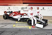 Kimi Räikkönen (l.) und Antonio Giovinazzi pilotieren den Alfa Romeo C38.  Foto: Auto-Medienportal.Net/Alfa Romeo Racing